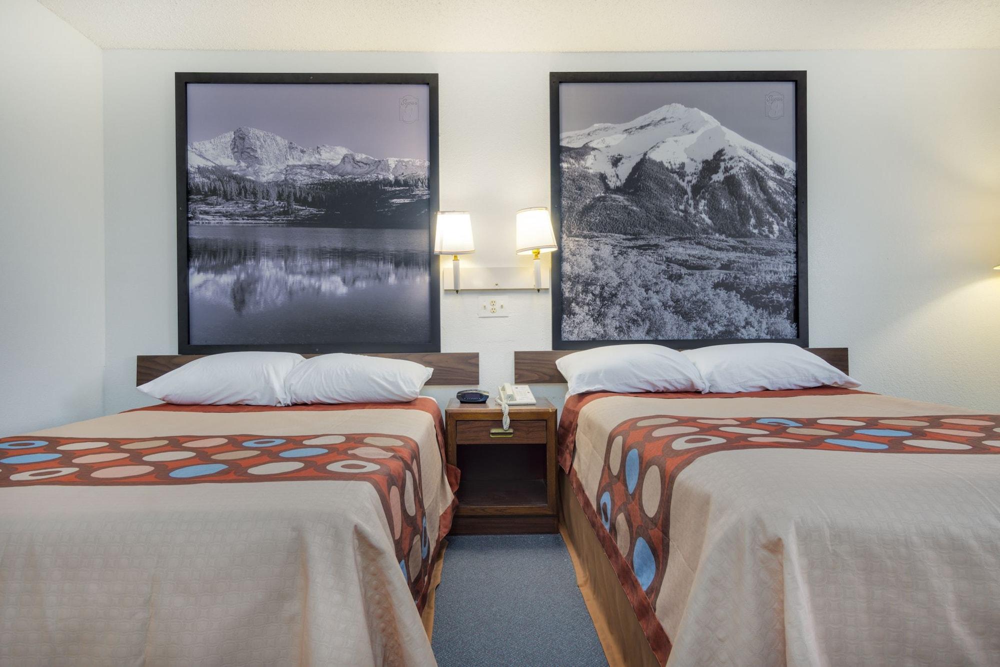 Hotel Super 8 By Wyndham Limon Esterno foto