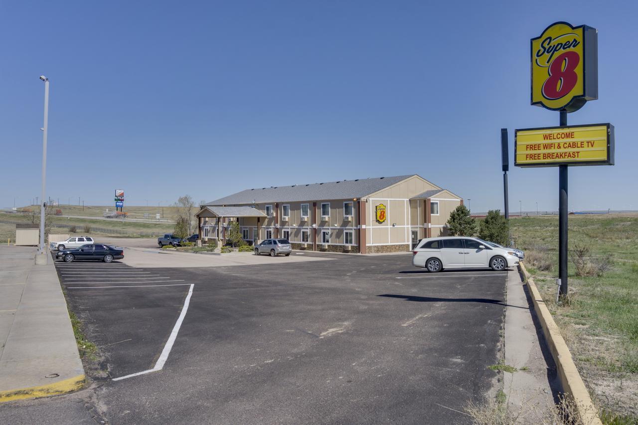Hotel Super 8 By Wyndham Limon Esterno foto